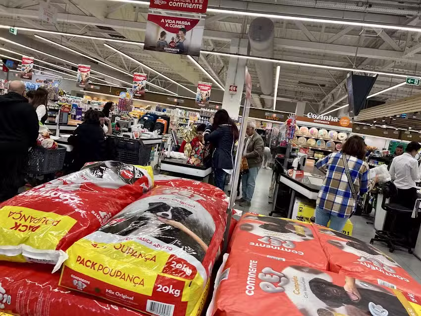 Continente Bom Dia Charneca de Caparica