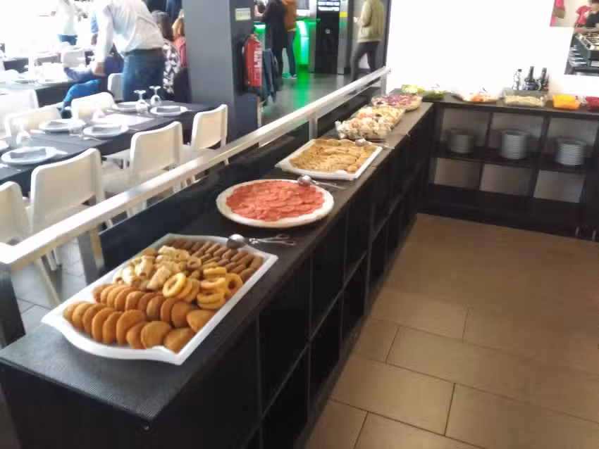 DoBrazil Pastéis Pastel de Feira Pastel de Vento Caldo de Cana Salgadinhos Restaurante Brasileiro Açaí Coxinha