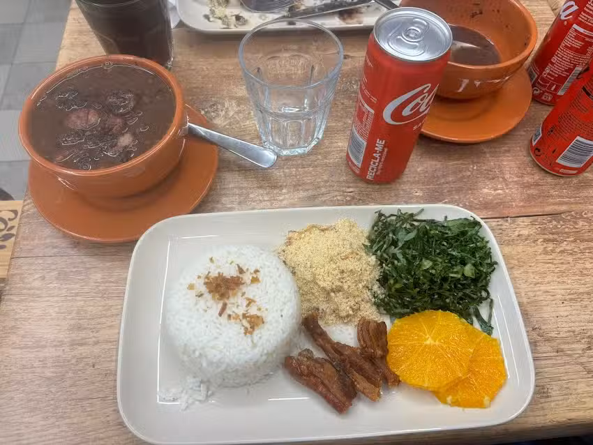 Monte Cerrado Padaria Pastelaria e Produtos Regionais