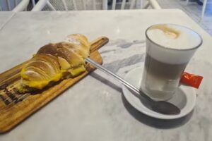 O Melhor Croissant da Minha Rua