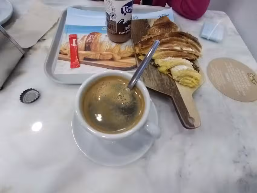 O Melhor Croissant da Minha Rua