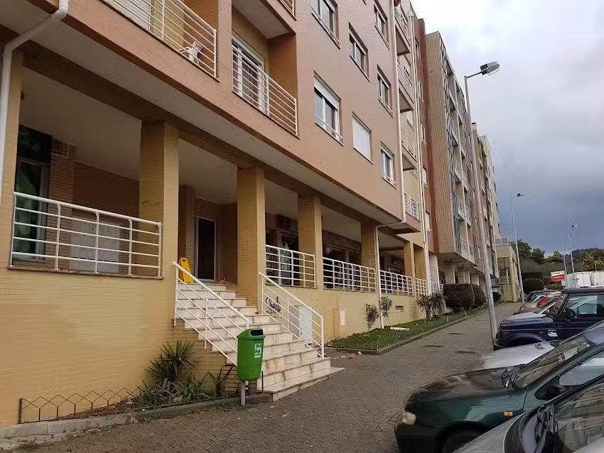 Pão Quente Estrela Da Manhã De Canelas Lda