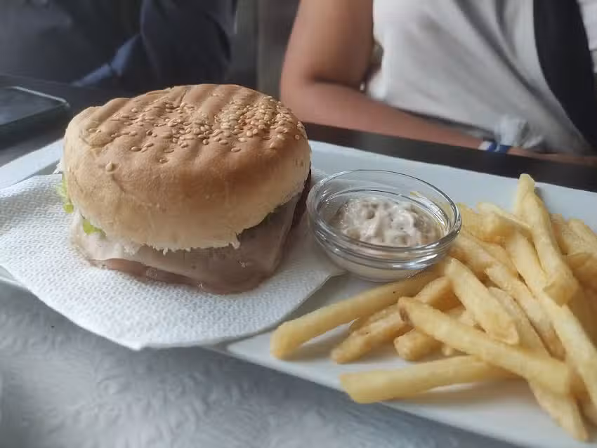 Pão Quente Oliveira