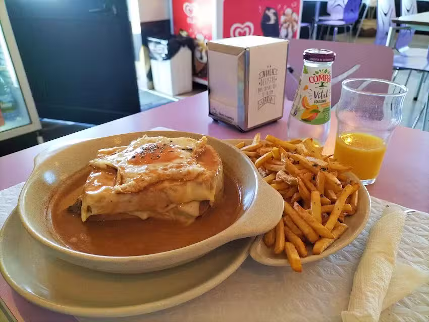 Pastelaria Estrelinha D Chafé Snacks