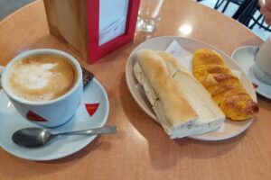 Pastelaria Pão Quente Mira Rio Lda