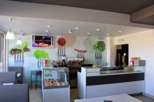 Sandescome kebab Francesinha Hamburguer Baguetes Saladas Pratos Combinados Sopas Snack Bar com fast food